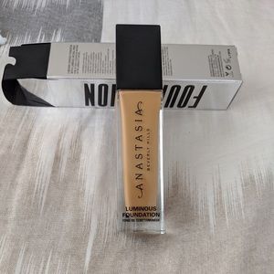 SOLD Anastasia Luminous Foundation Shade 345C
